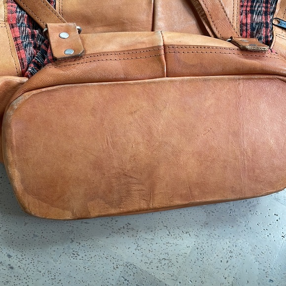 Hand-Woven Leather Backpack - Picture 6 of 6